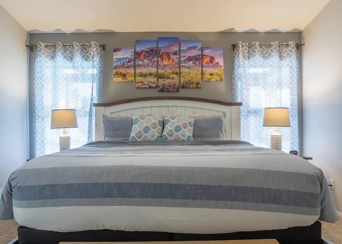 Cozy With Pool, Fire Table, Bbq, Rv Parking Holiday home