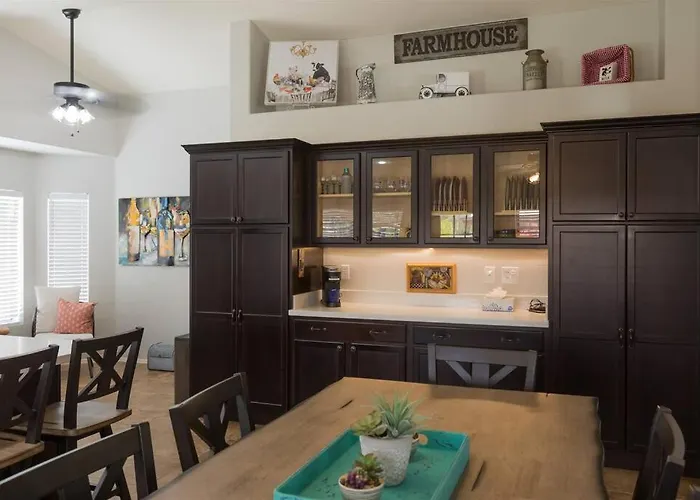 Cozy With Pool, Fire Table, Bbq, Rv Parking Holiday home Mesa