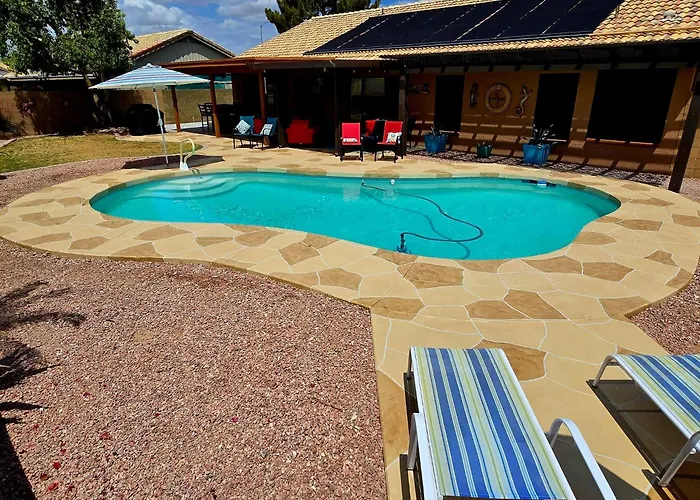Cozy With Pool, Fire Table, Bbq, Rv Parking