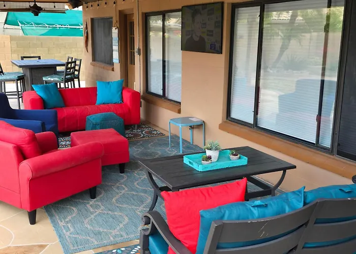 Cozy With Pool, Fire Table, Bbq, Rv Parking